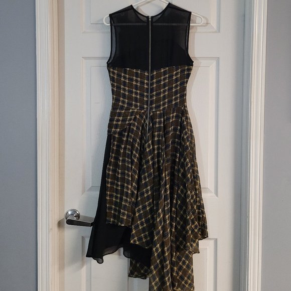 Stylist Patterned Black Dress - Picture 2 of 2